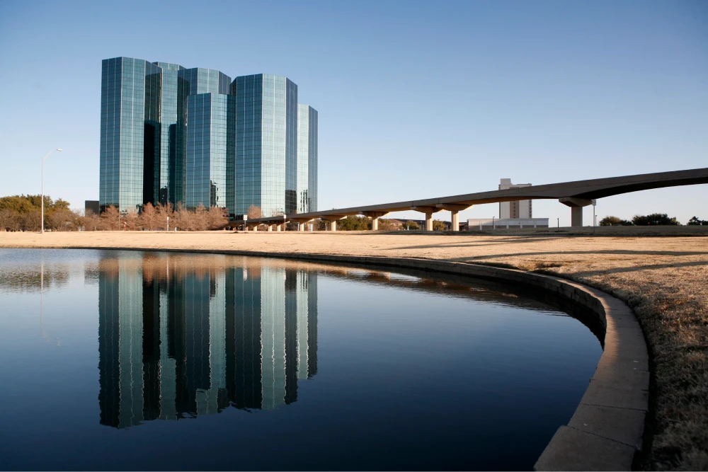 glass towers in irving texas