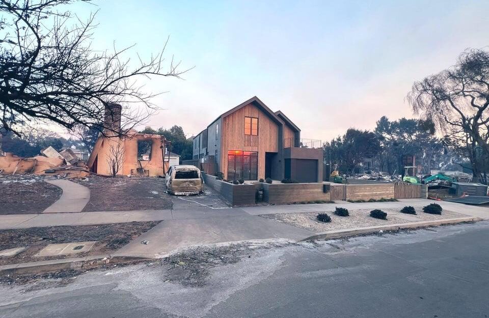 passive home survives wildfire